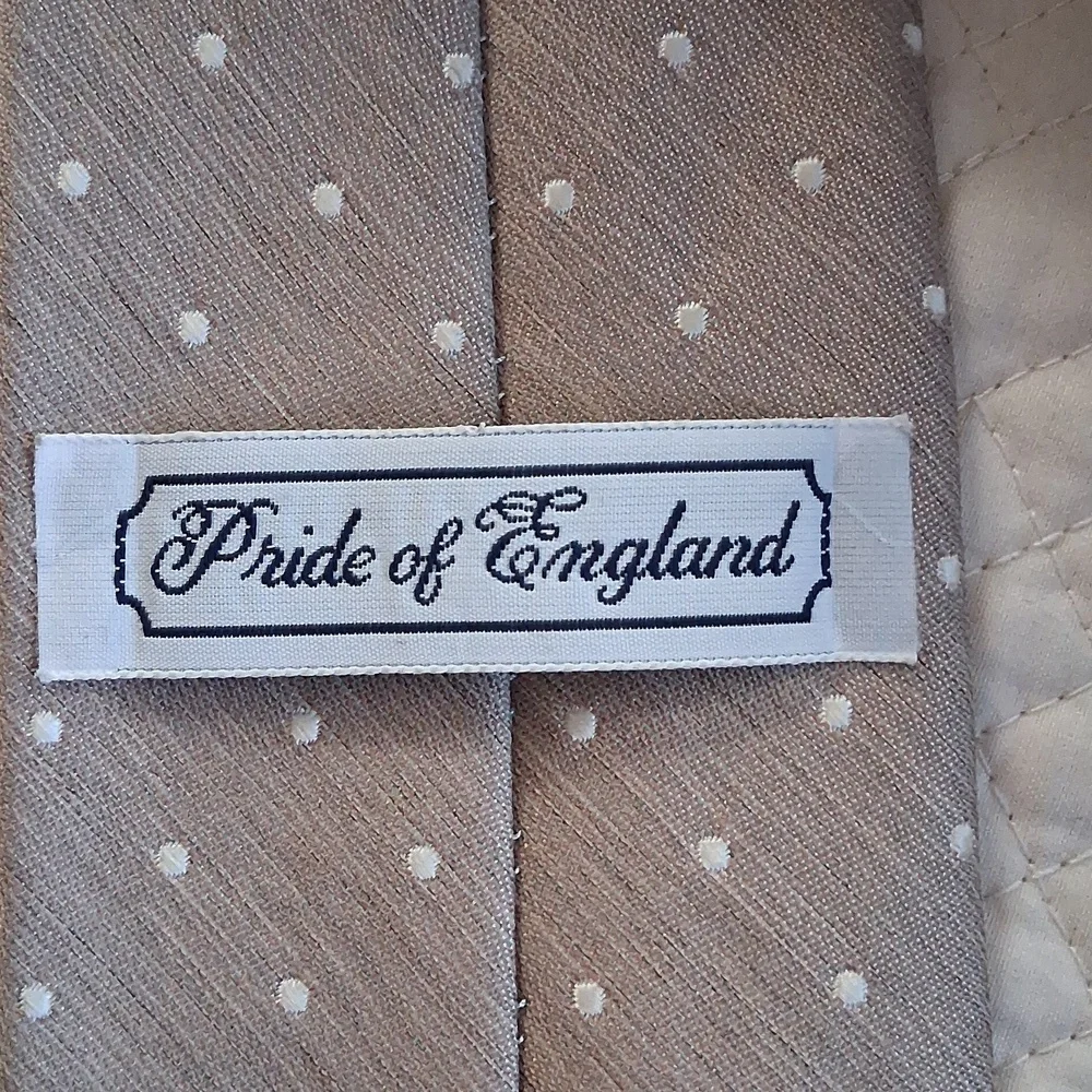 Pride of England Tan Dotted Tie